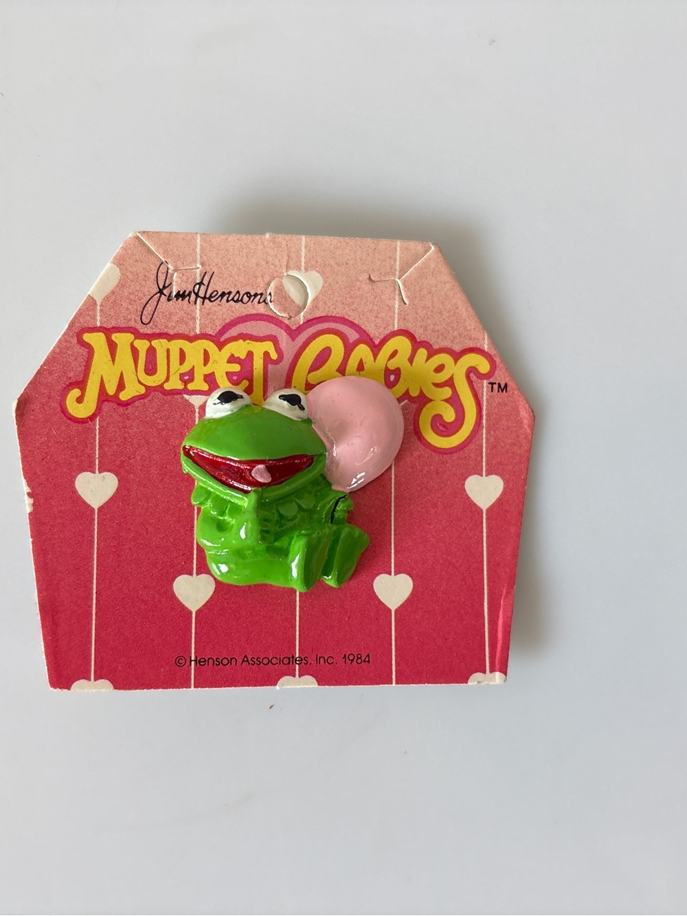Vintage 1984 Jim Henson Muppet Babies Kermit Holding Pink Balloon Pin on Card